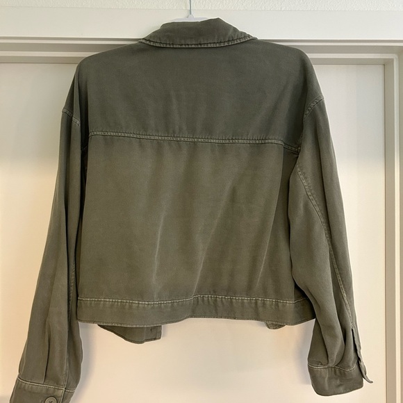Old Navy Green Crop Utility Jacket - Picture 3 of 4